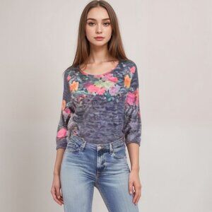 Reba McEntire Gray Floral Long Sleeve Pullover Top with Studs Floral‎ Design